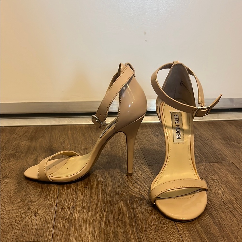 Steve Madden patent leather nude heeled sandals